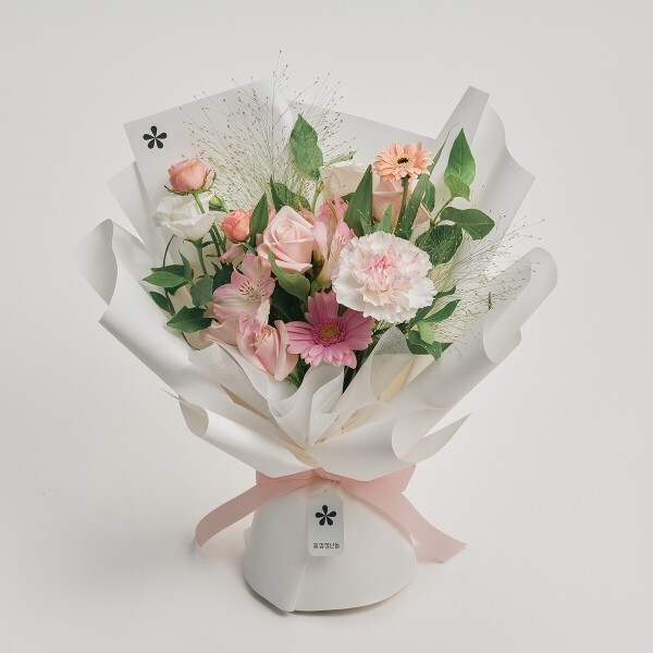 꽃집청년들,핑크 계절 꽃다발+빼빼로 5개