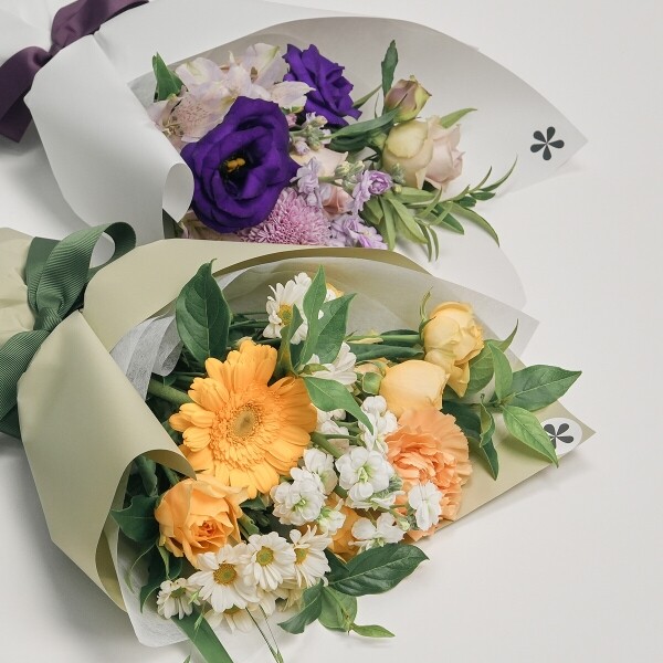 꽃집청년들,계절 꽃다발+칼루위 초콜릿 25구