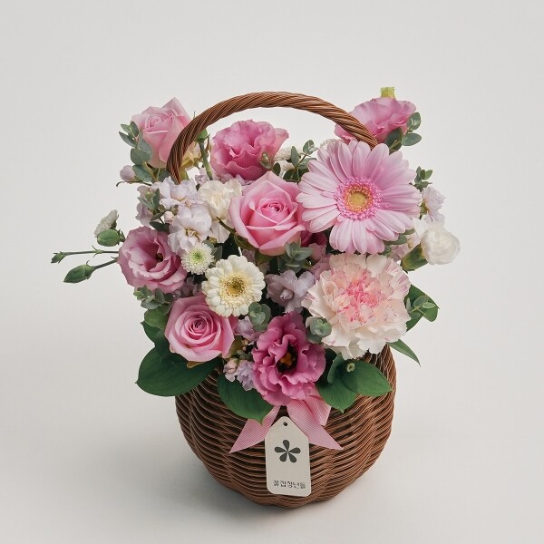 꽃집청년들,핑크 계절 꽃바구니+빼빼로 5개